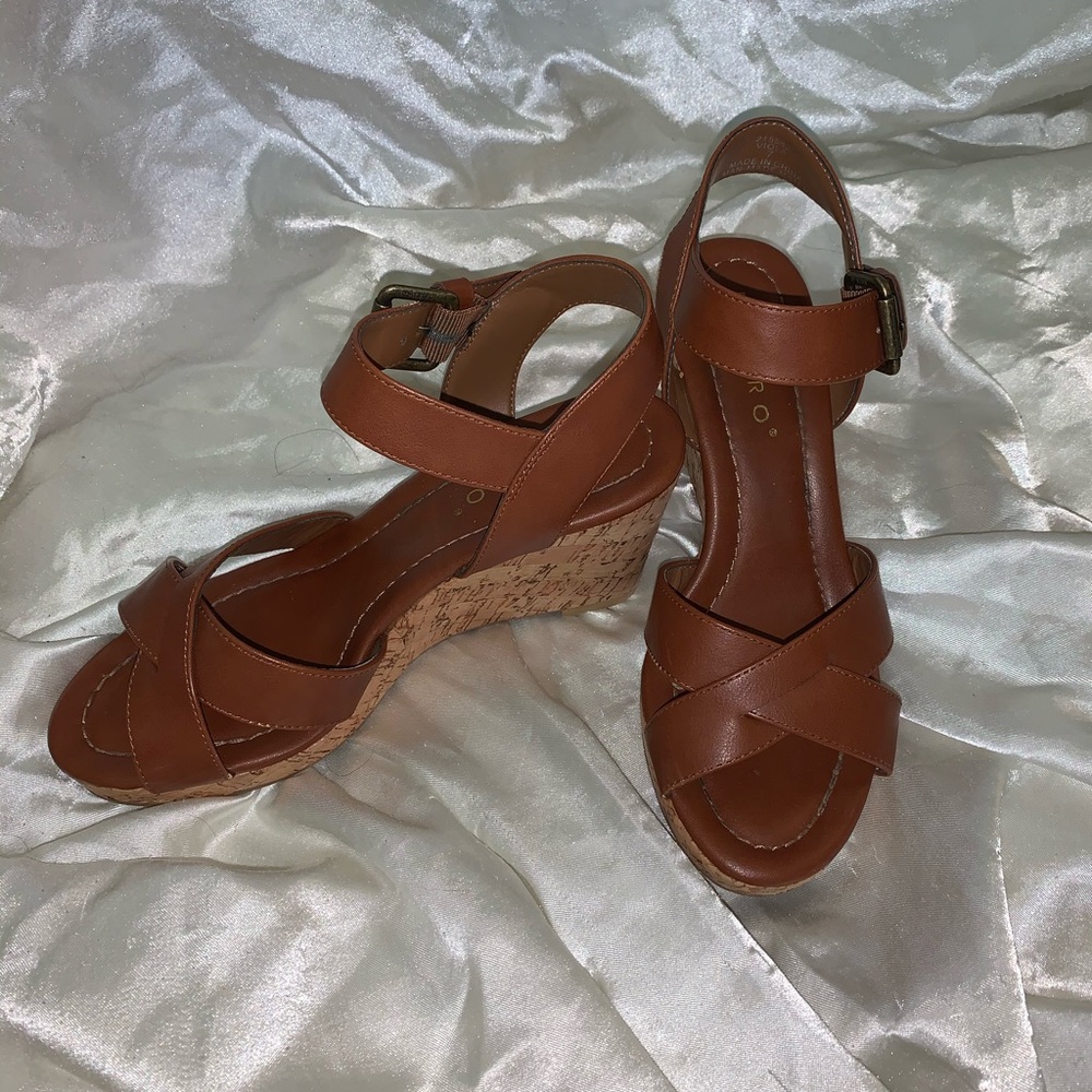 PESARO wedges